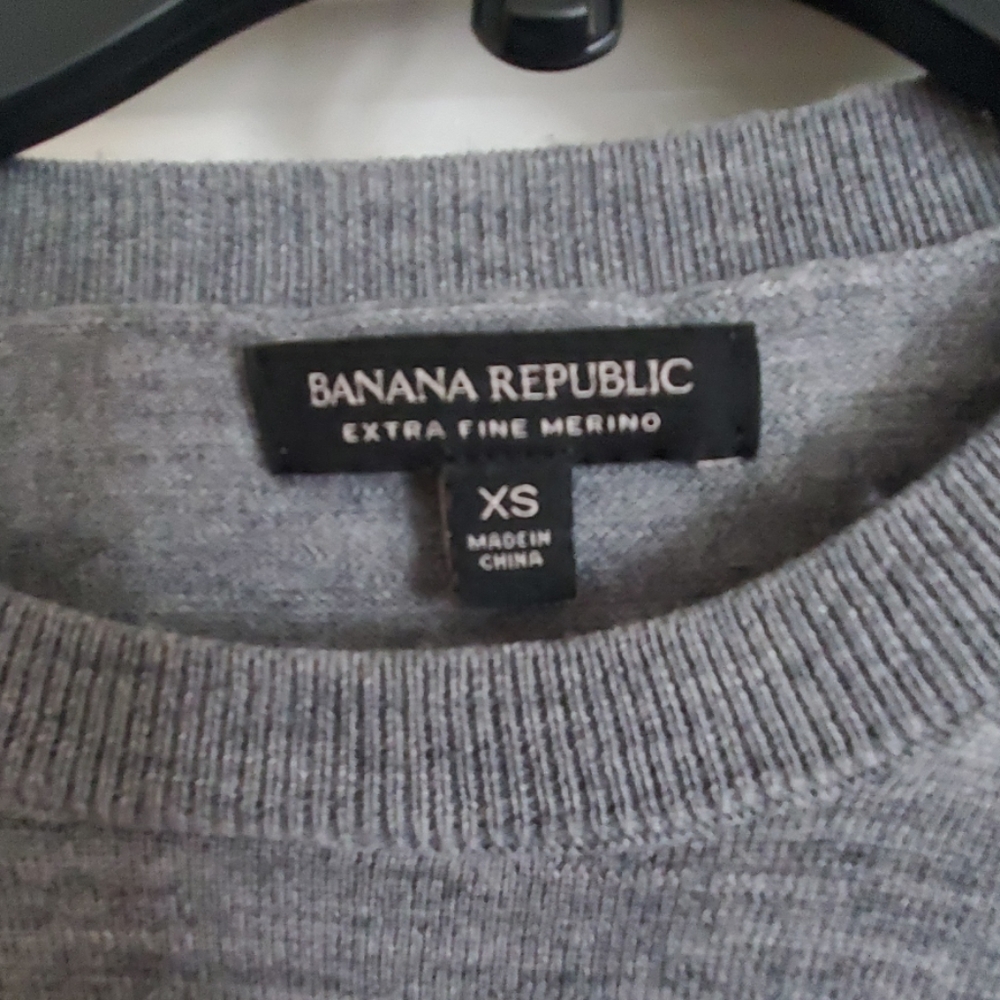 Banana Republic Extra Fine Merino Sweater - Picture 2 of 2
